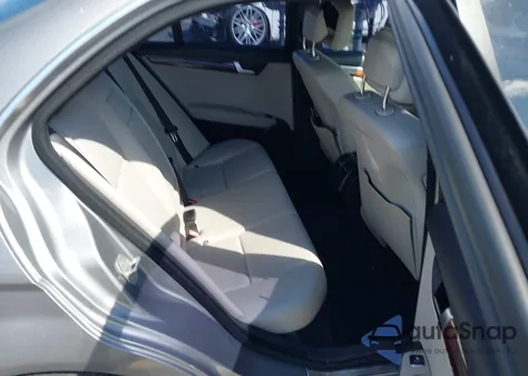 2012 Mercedes-Benz C 250 Sport z USA, uszkodzony, nr VIN WDDGF4HB1CR211644